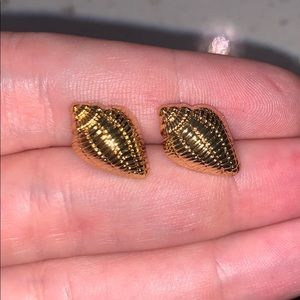 Lilly Pulitzer shell earrings